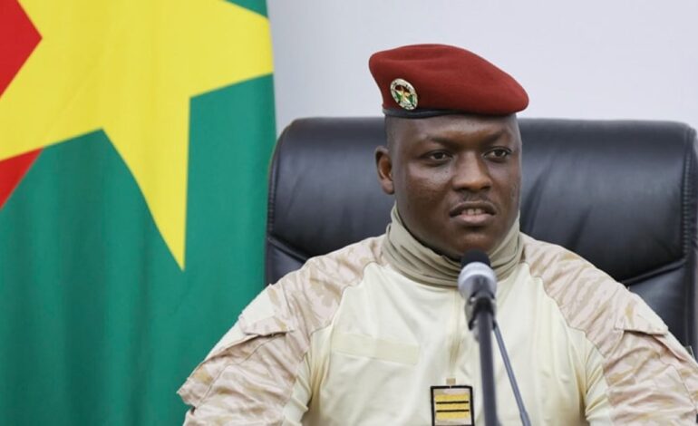Burkina : Le gouvernement ralentit le processus électoral et prévoit des modifications à la Constitution